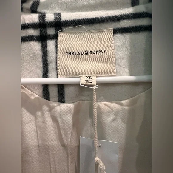 NWT shacket - Picture 2 of 5